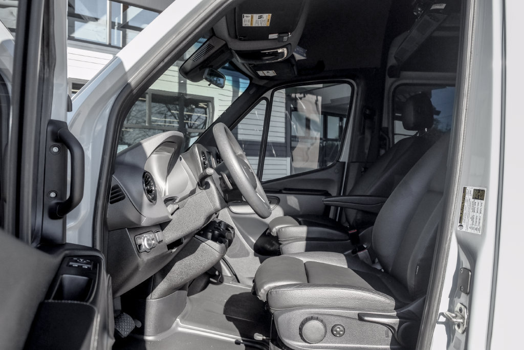 Used 2021 Freightliner Sprinter 2500 AWD/4WD image 14