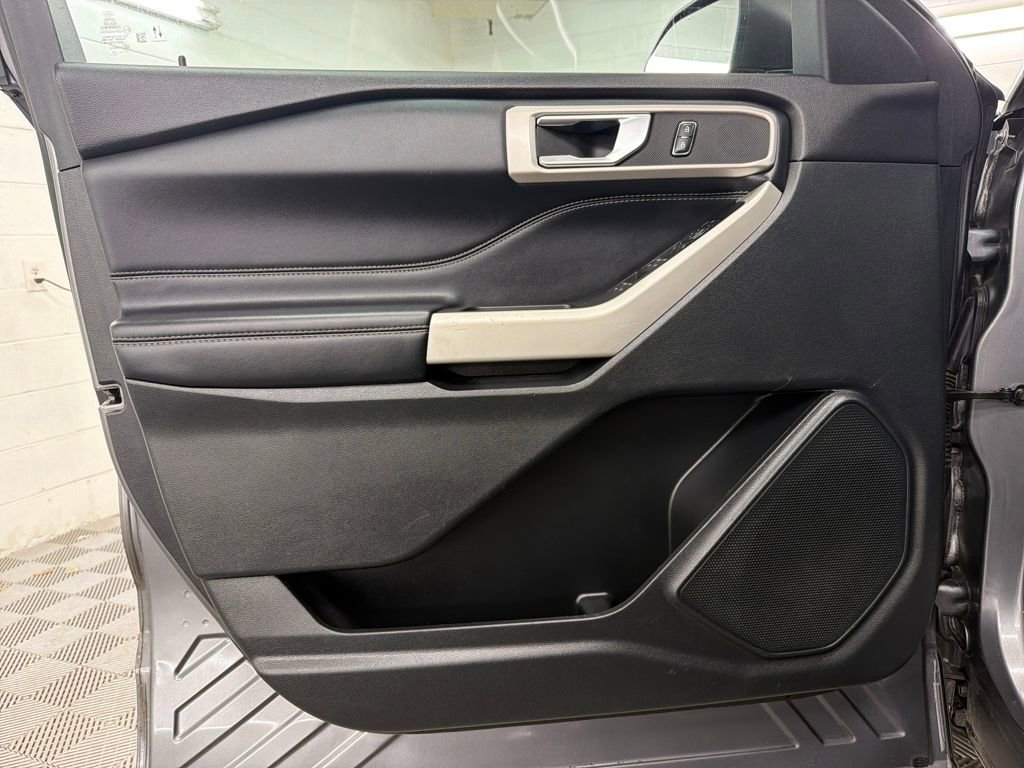 Certified 2021 Ford Explorer XLT image 16