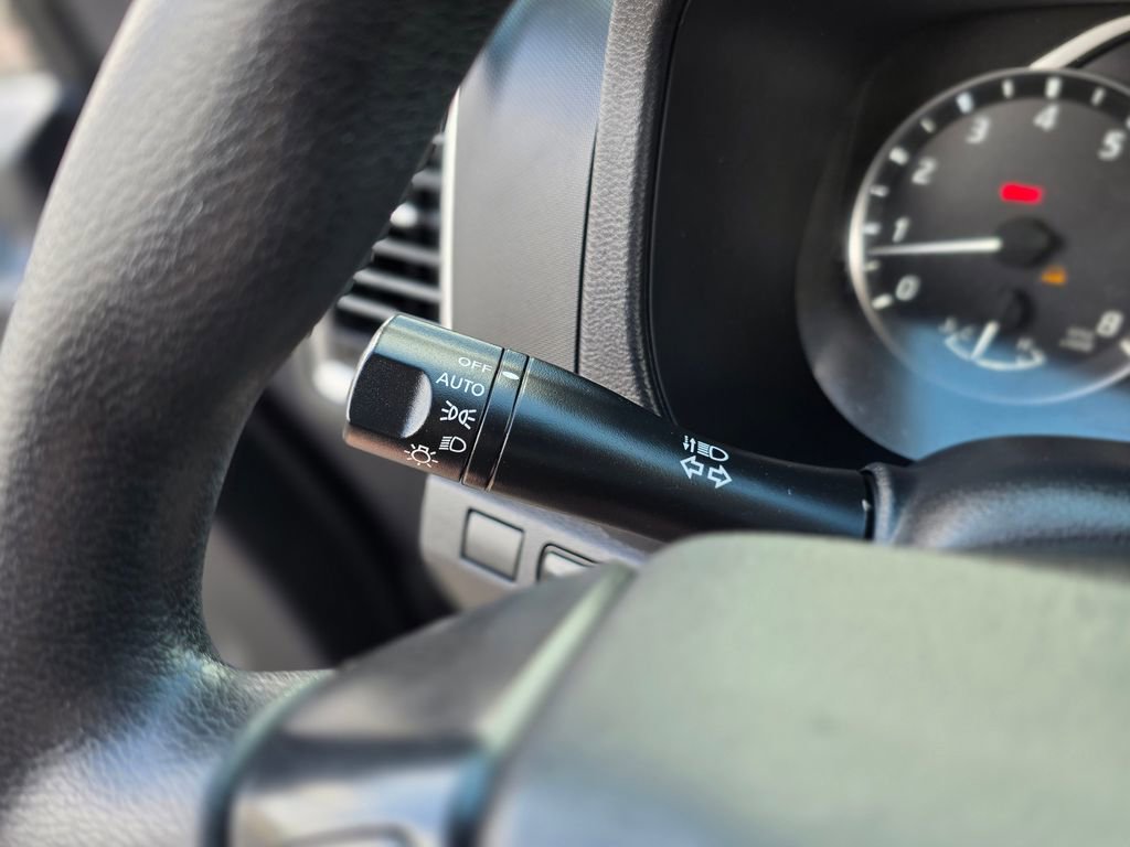 Used 2023 Nissan Frontier SV image 35