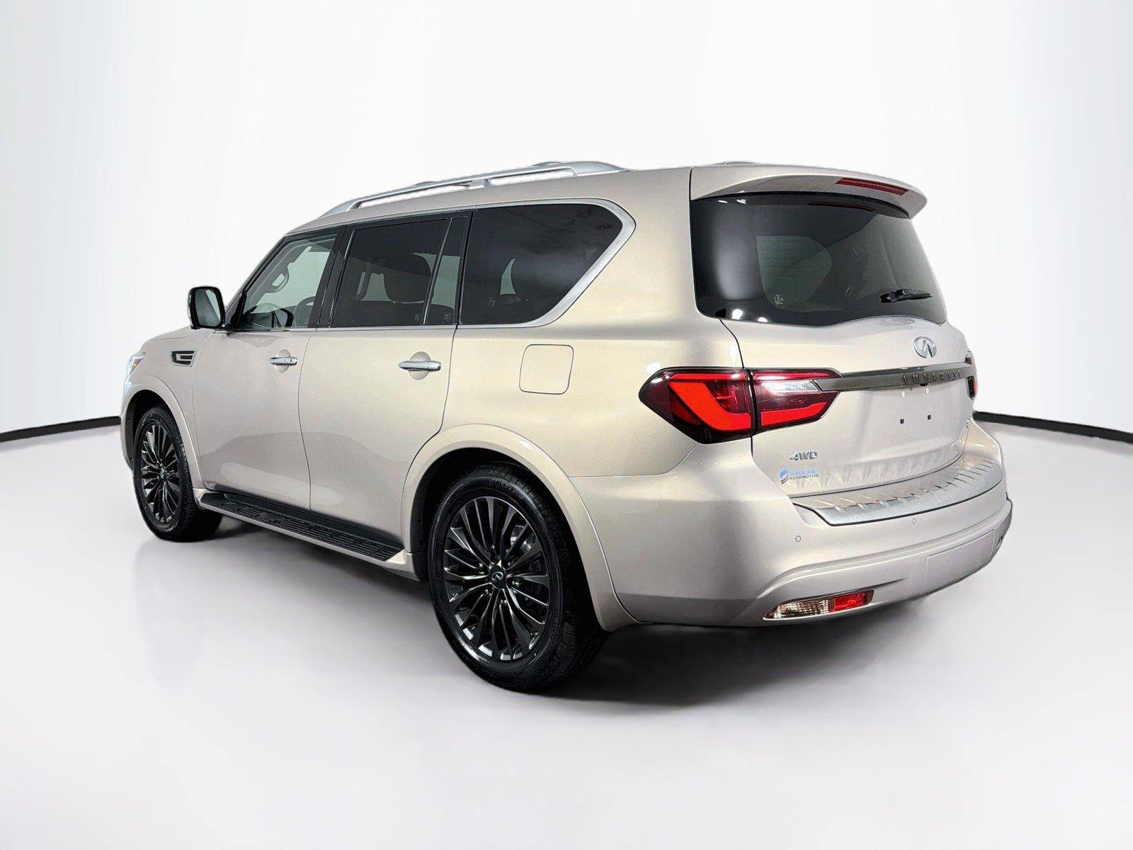 Used 2022 INFINITI QX80 Premium Select w/ All-Season Package AWD/4WD image 9