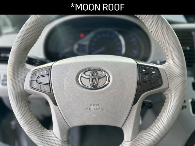 Used 2012 Toyota Sienna XLE image 5