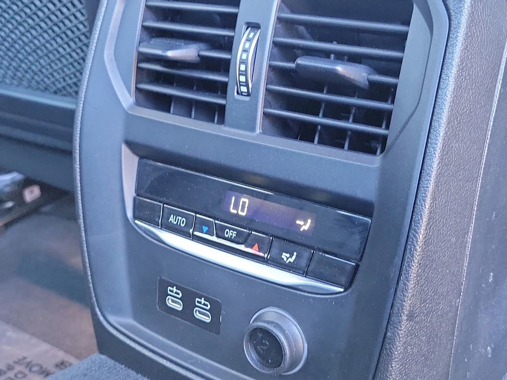 Used 2020 BMW 330i xDrive 330i xDrive w/ Premium Package image 23