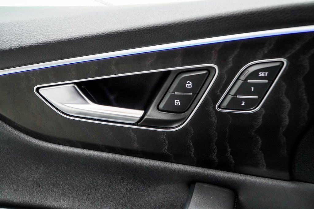 Used 2023 Audi Q8 Prestige image 45