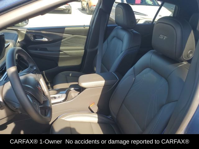 Used 2025 Buick Envista Sport Touring w/ Experience Buick Package image 7