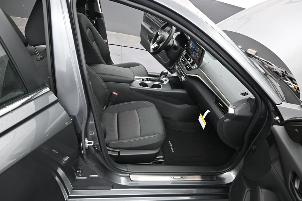 New 2026 Nissan Altima 2.5 SV AWD/4WD image 16
