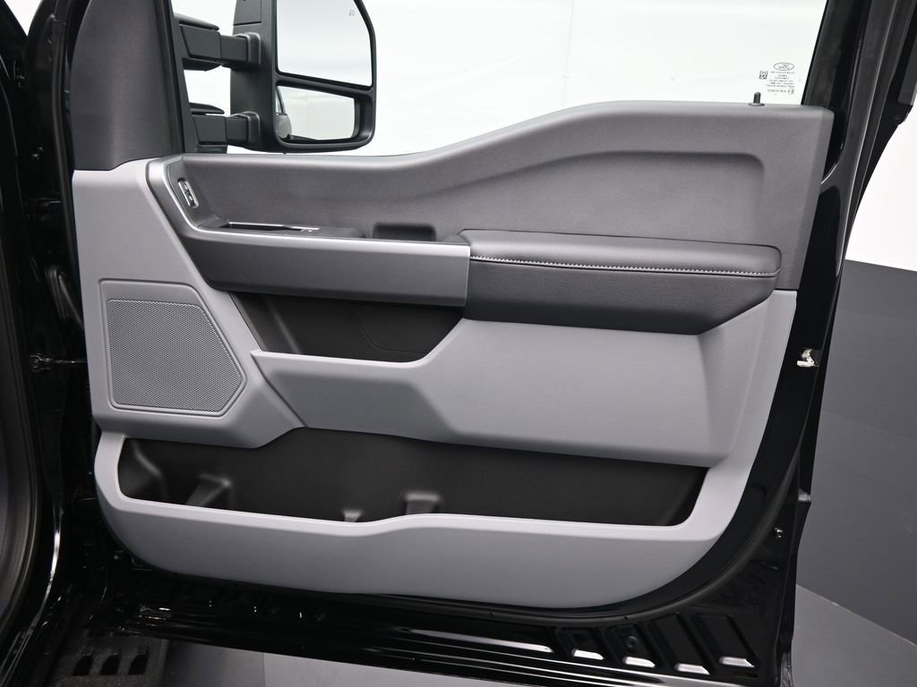 New 2026 Ford F250 XLT w/ Tremor Off-Road Package image 3