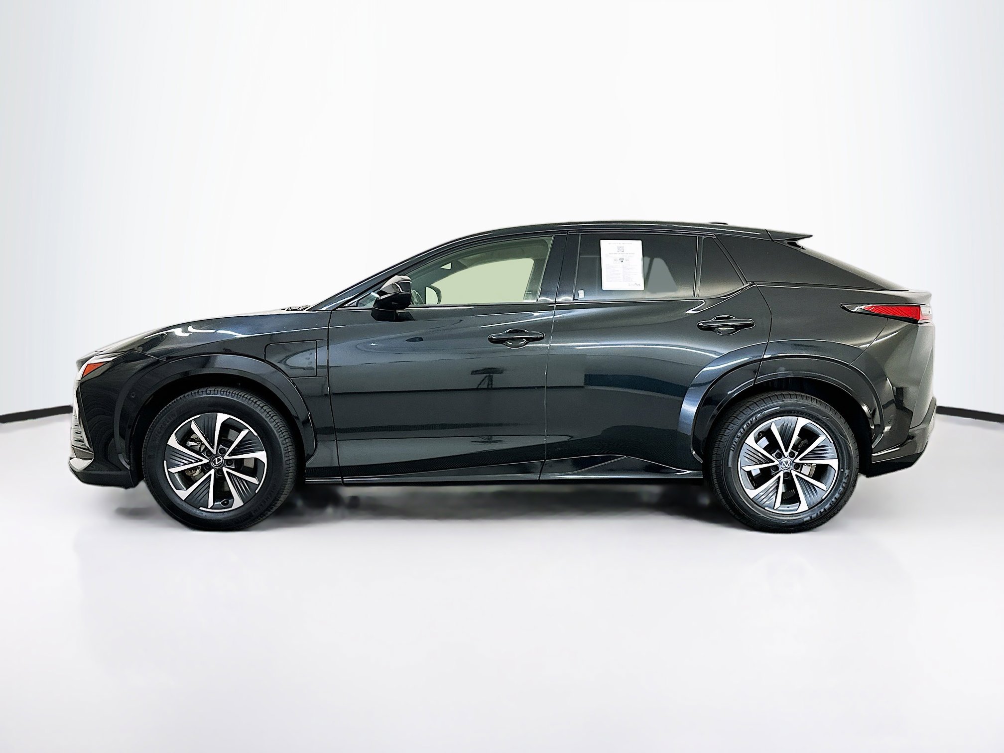 Used 2023 Lexus RZ 450e Premium w/ Technology Package image 4