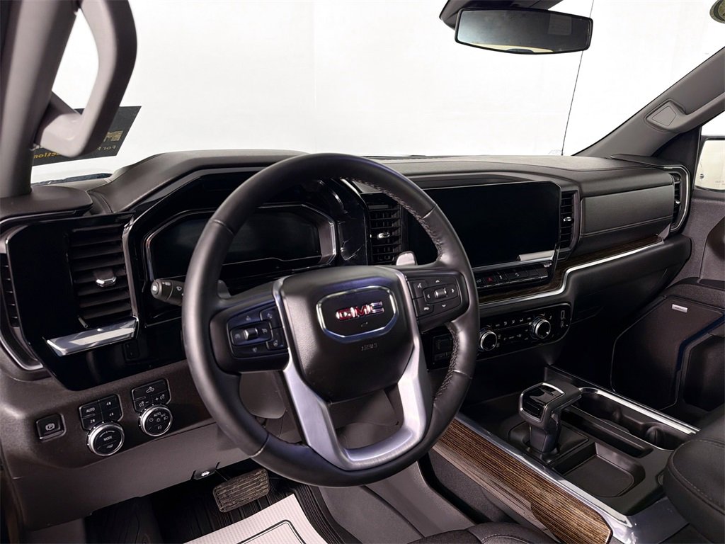 Used 2024 GMC Sierra 1500 Elevation w/ Preferred Package image 9