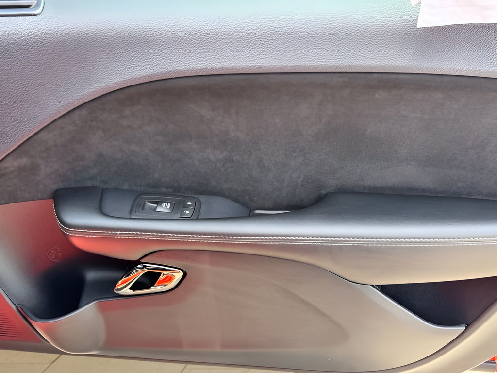 Used 2016 Dodge Challenger SRT Hellcat RWD image 10