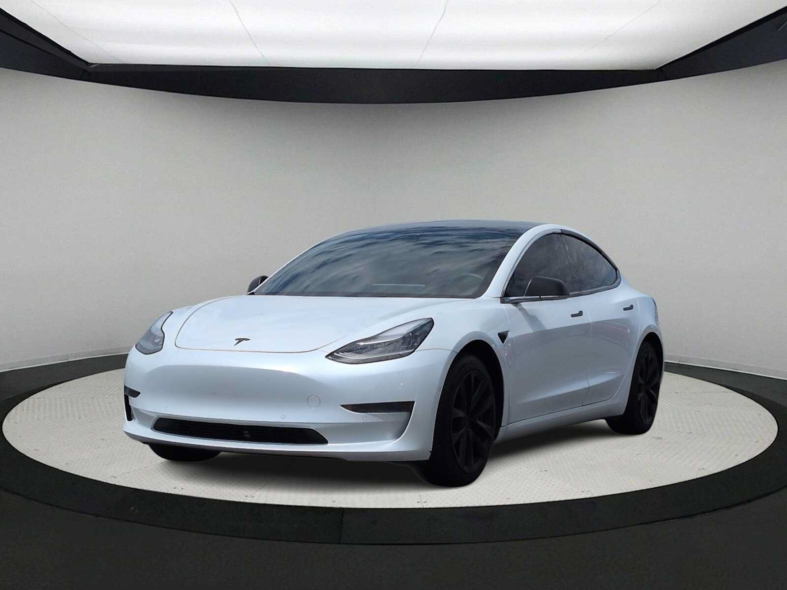 Used 2019 Tesla Model 3 Standard Range Plus RWD image 4