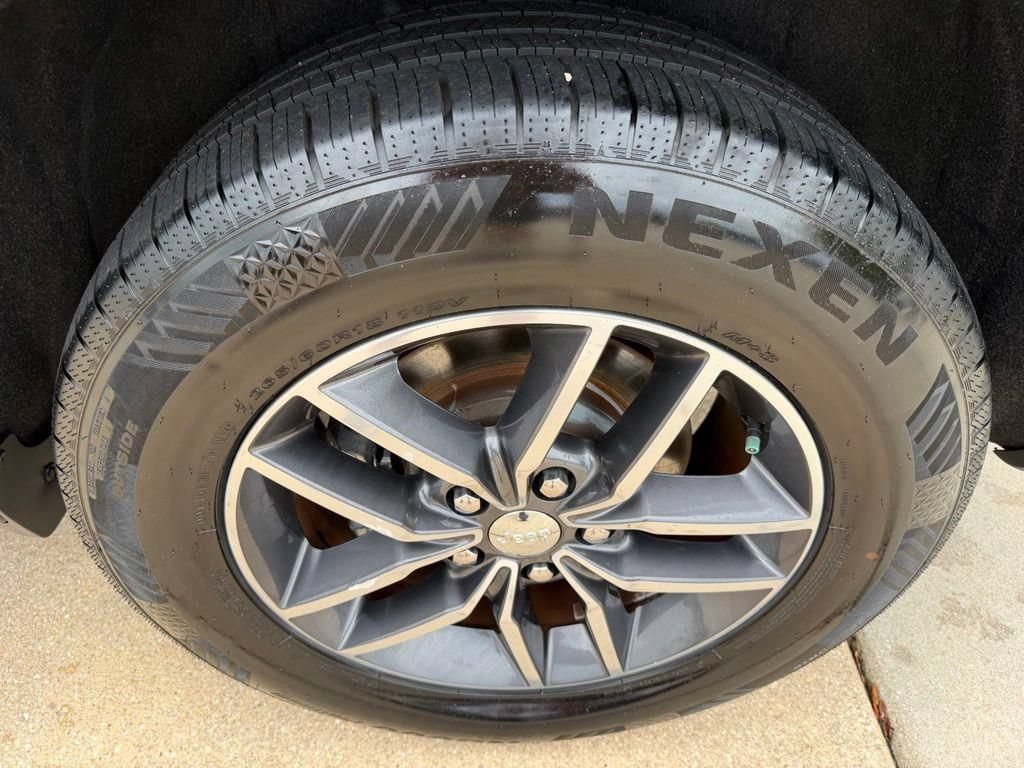 Used 2018 Jeep Grand Cherokee Limited RWD image 29