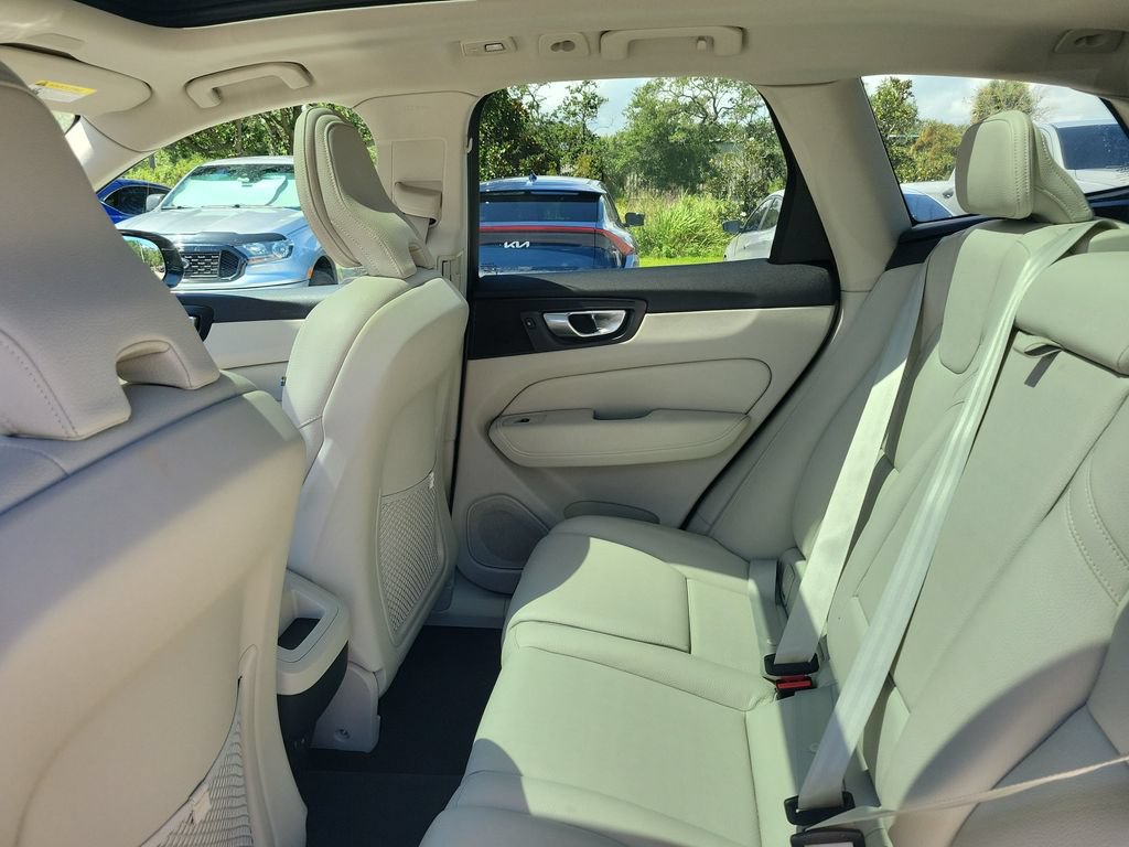 Used 2023 Volvo XC60 B5 Plus w/ Protection Package Premier FWD image 25