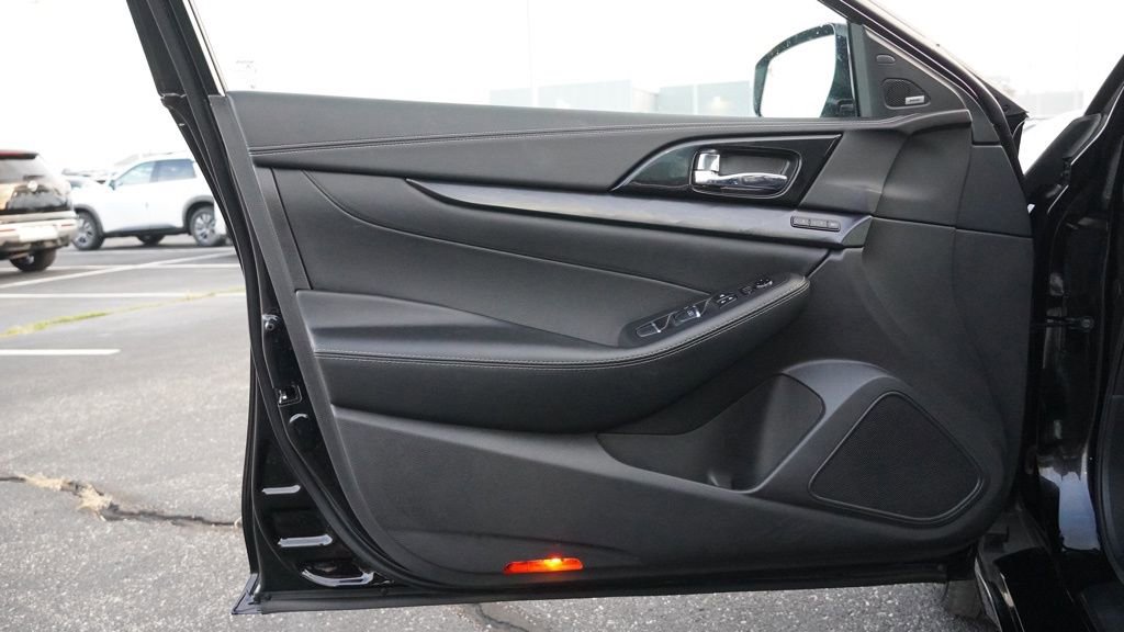 Used 2023 Nissan Maxima Platinum w/ Sport Mat Group image 13