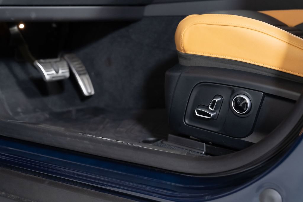 Used 2024 Maserati Levante Trofeo image 23