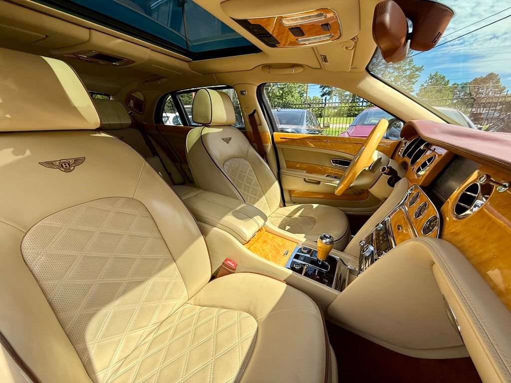 Used 2016 Bentley Mulsanne RWD image 41