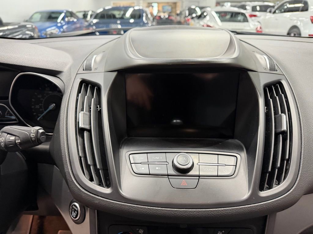 Used 2019 Ford Escape SE image 32