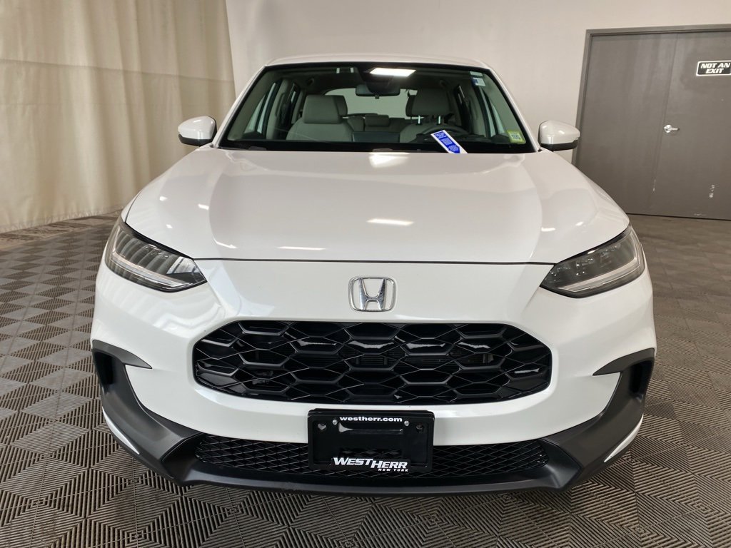 Used 2023 Honda HR-V LX image 2