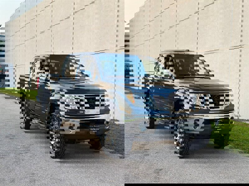 Used 2015 Nissan Frontier SL w/ Moonroof Package image 4