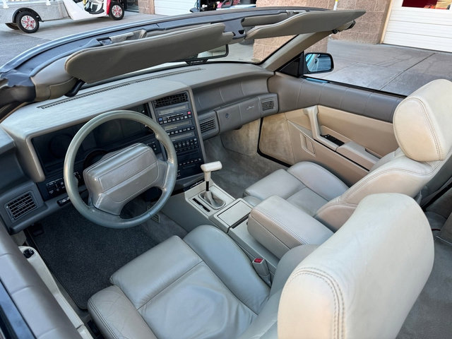 Used 1993 Cadillac Allante image 16