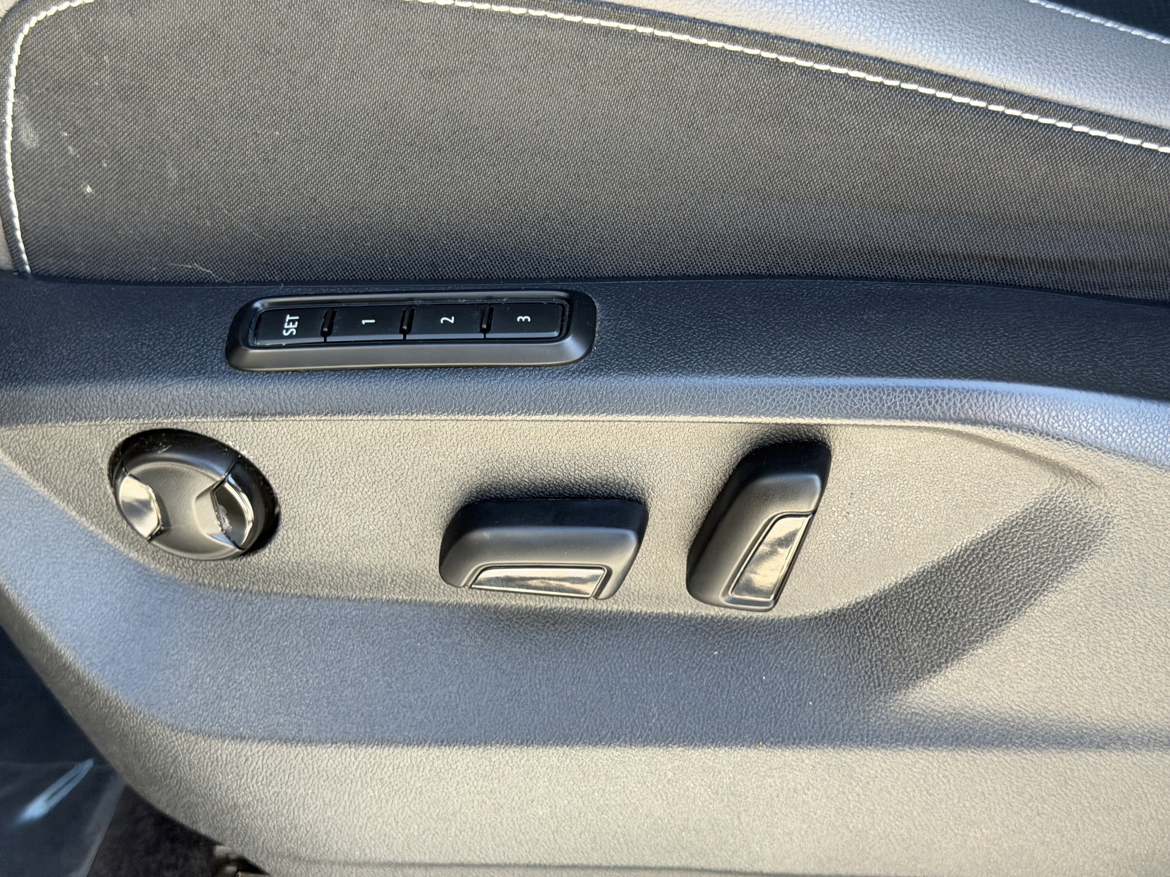 Used 2021 Volkswagen Atlas SEL Premium image 16