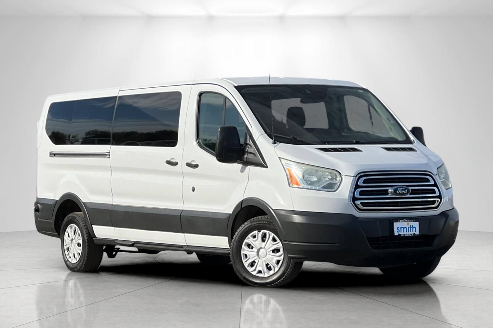Used 2016 Ford Transit 350 XLT RWD image 2