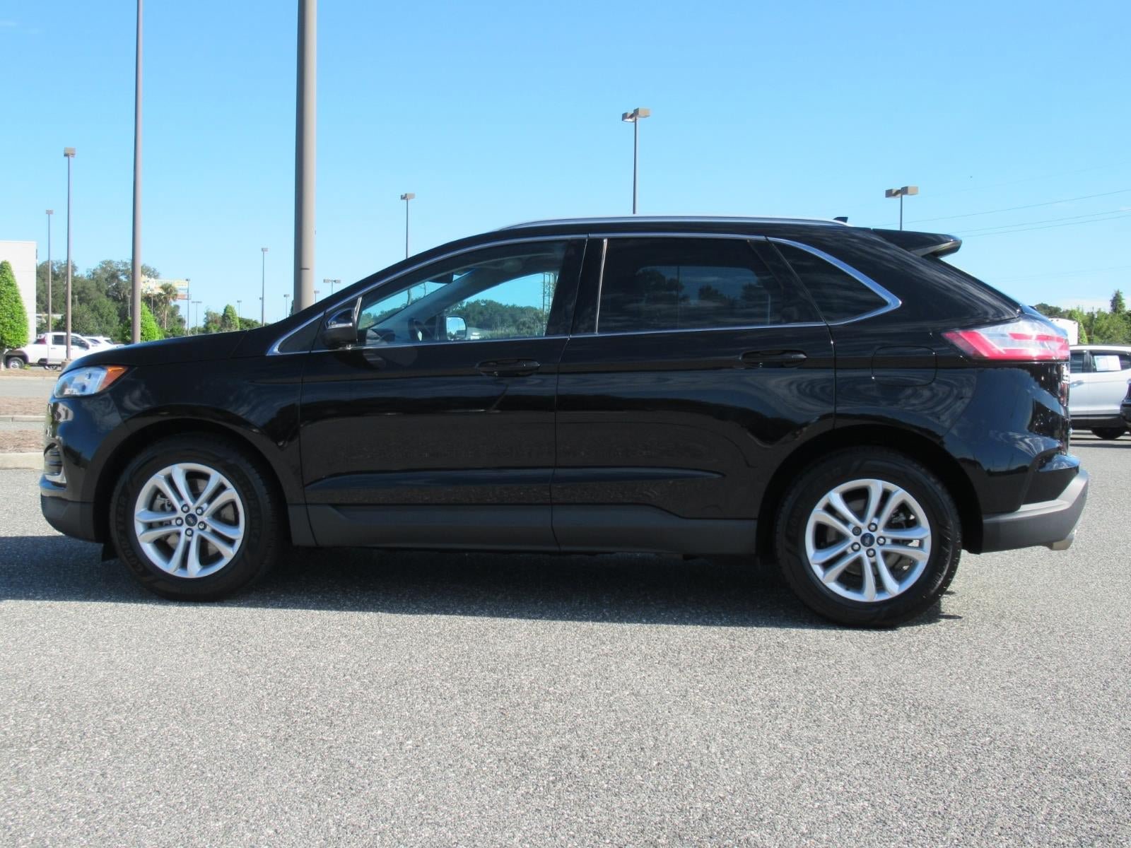 Used 2020 Ford Edge SEL w/ Convenience Package AWD/4WD image 4