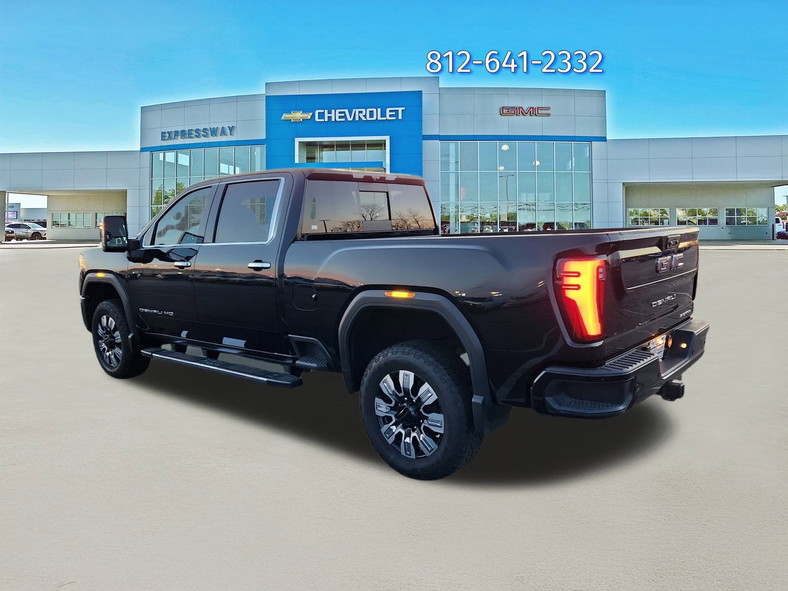 Used 2024 GMC Sierra 2500 Denali w/ Denali Reserve Package image 5