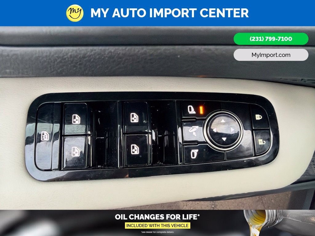 Used 2024 Nissan Ariya AWD image 11