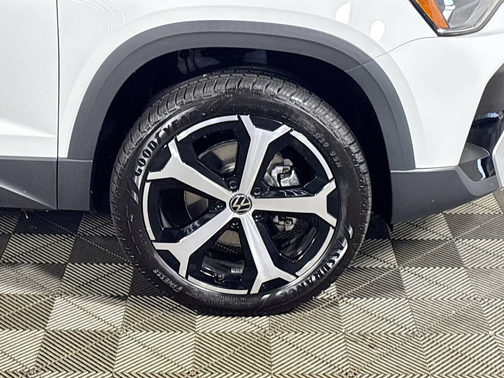 New 2026 Volkswagen Taos SEL AWD/4WD image 24