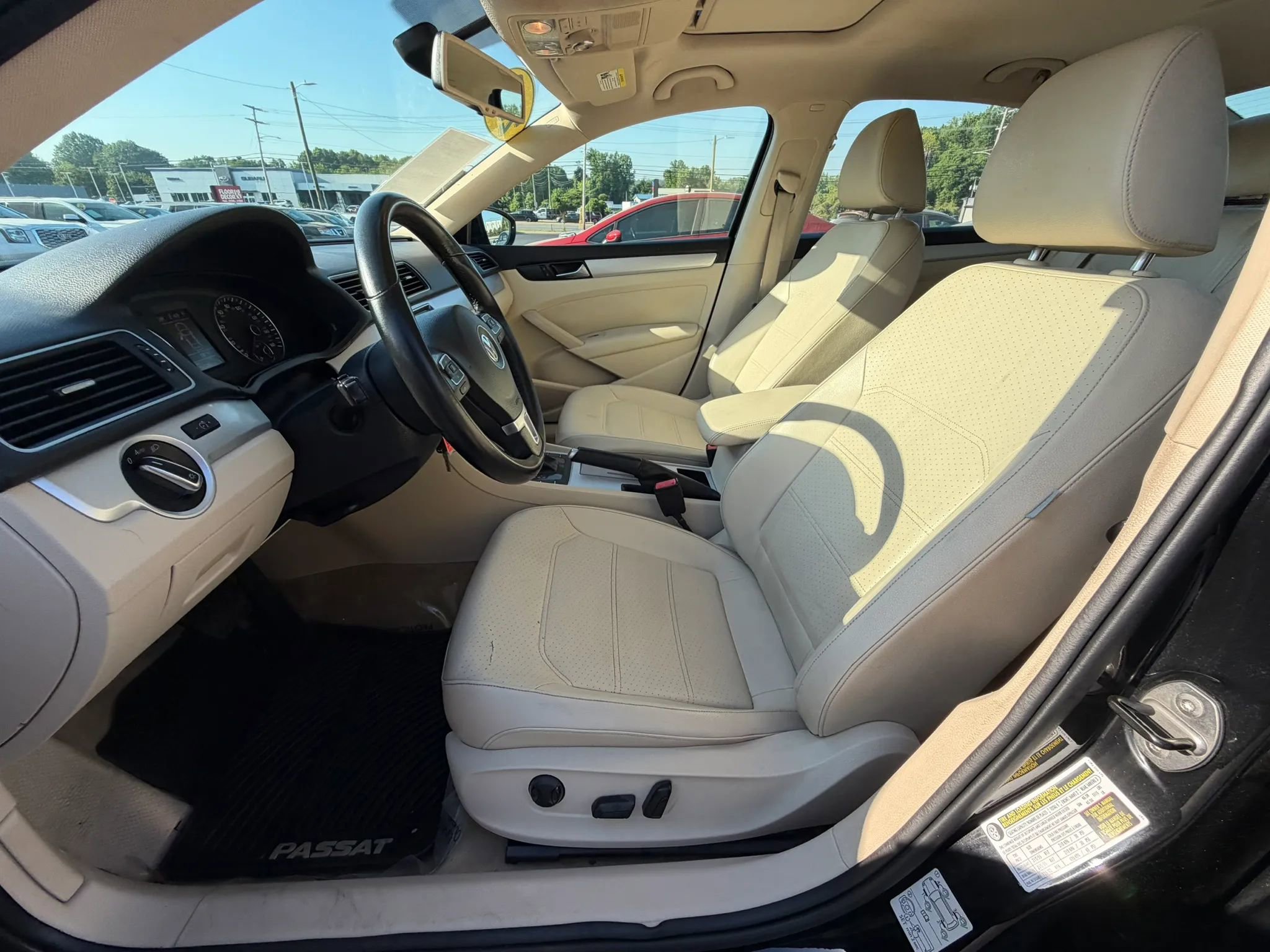 Used 2012 Volkswagen Passat 2.5 SE FWD image 12