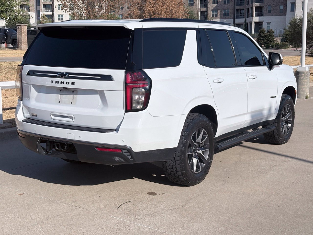 Used 2022 Chevrolet Tahoe Z71 w/ Luxury Package AWD/4WD image 4