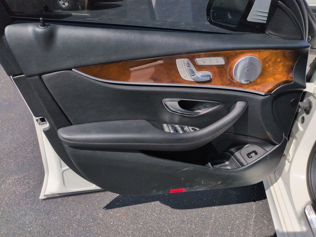 Used 2018 Mercedes-Benz E 300 4MATIC image 11