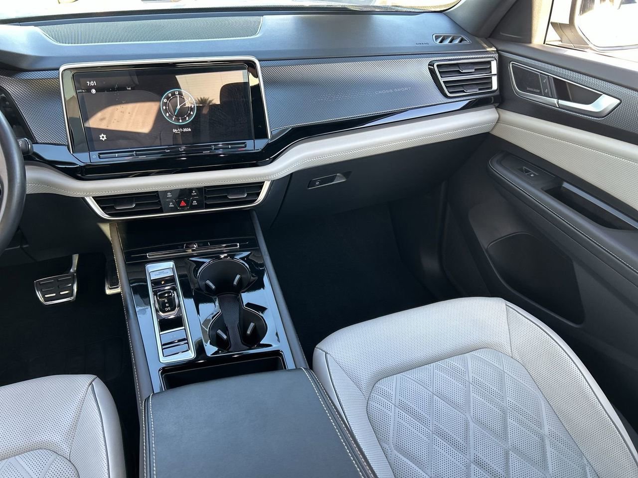 Certified 2024 Volkswagen Atlas Cross Sport SEL Premium R-Line AWD/4WD image 13