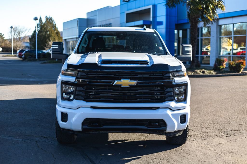 Used 2024 Chevrolet Silverado 3500 LT image 5
