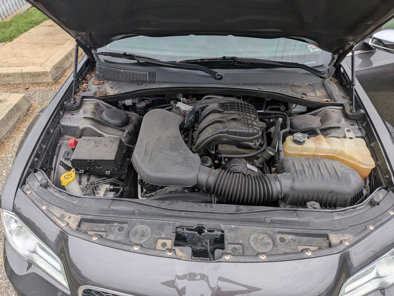 Used 2019 Chrysler 300 Limited RWD image 14