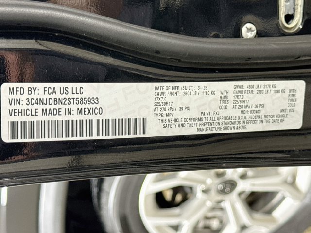 Used 2025 Jeep Compass Latitude AWD/4WD image 29