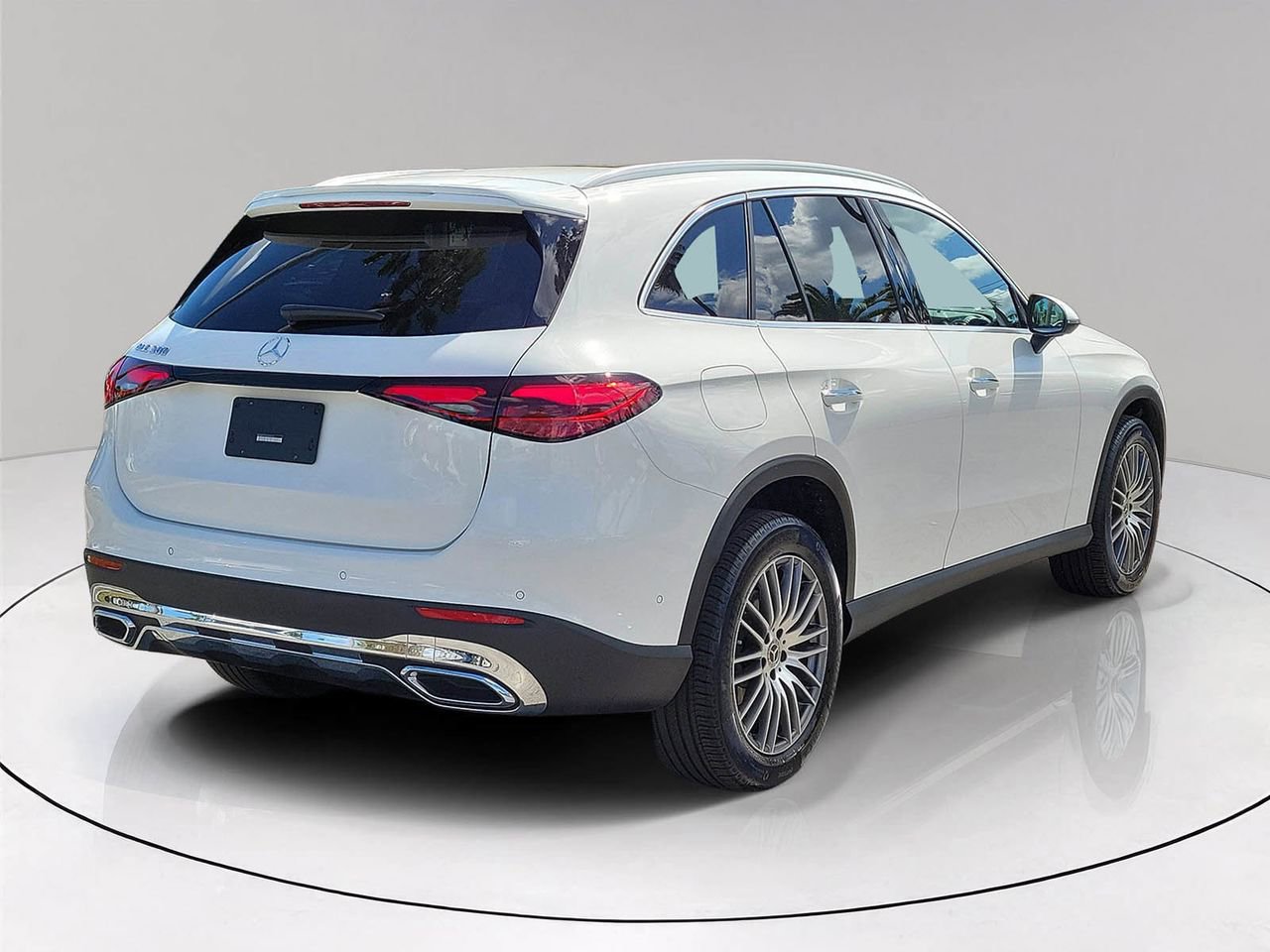 Used 2025 Mercedes-Benz GLC 300 image 6