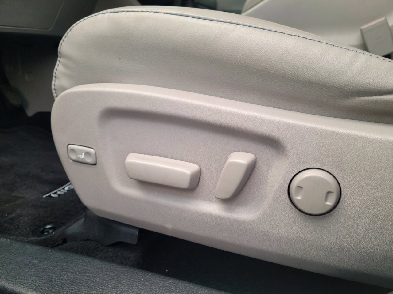 Used 2016 Toyota Highlander Limited image 20