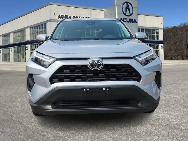 Used 2025 Toyota RAV4 XLE AWD/4WD image 2