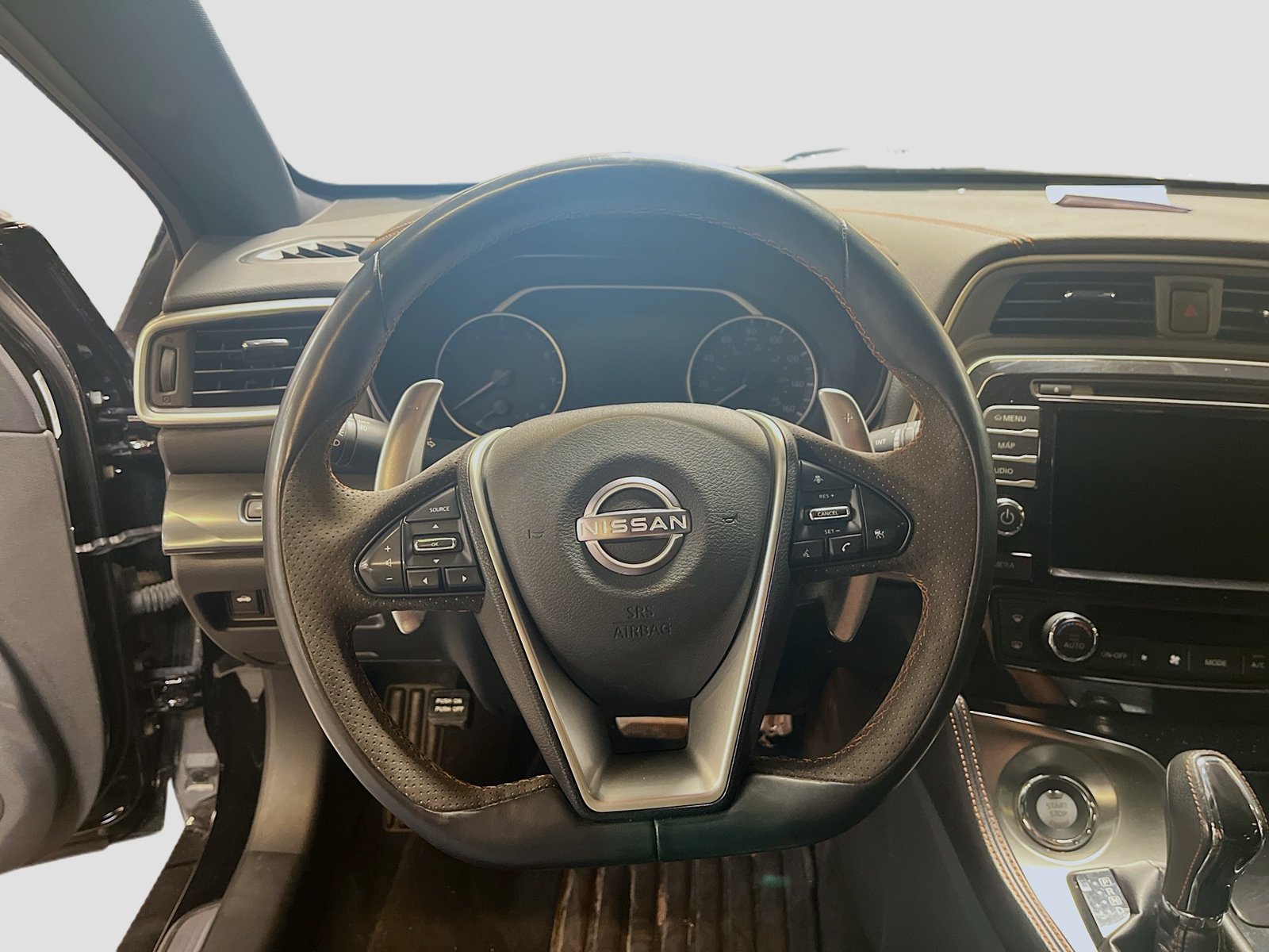 Used 2023 Nissan Maxima SR w/ Sport Mat Group FWD image 11