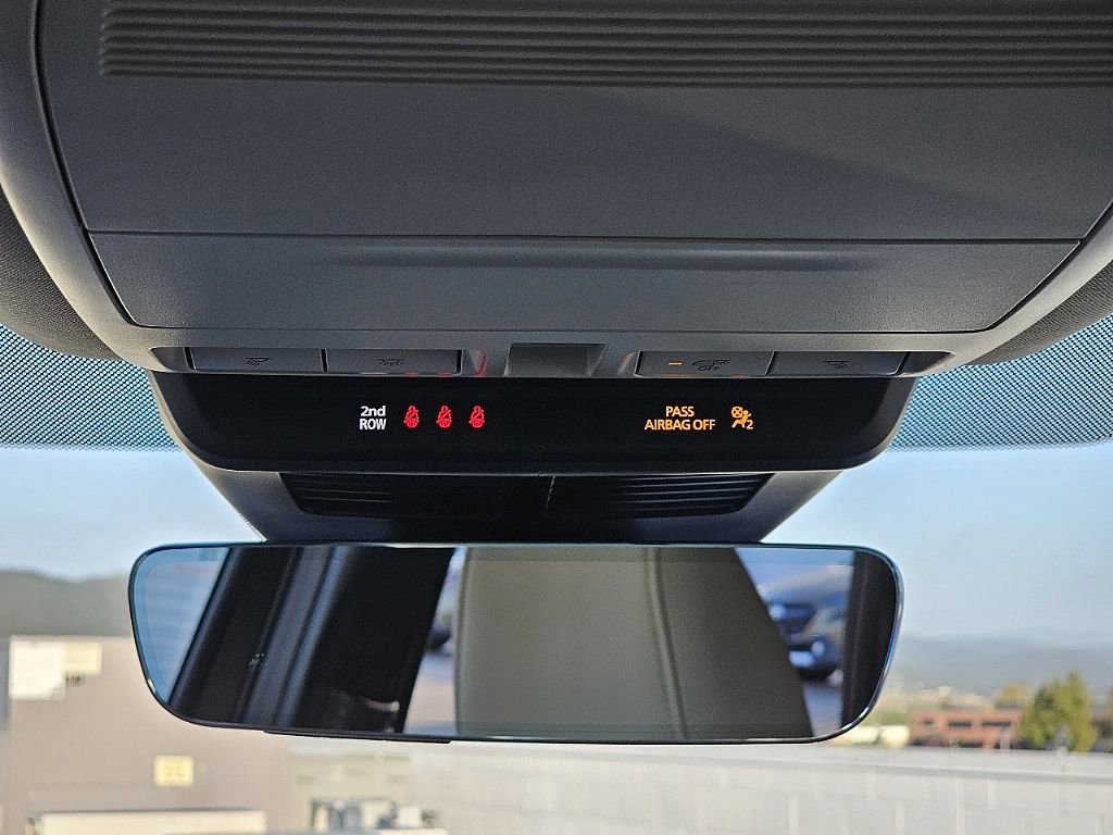 Certified 2025 MAZDA CX-70 Plug-In Hybrid w/ Premium Pkg AWD/4WD image 32