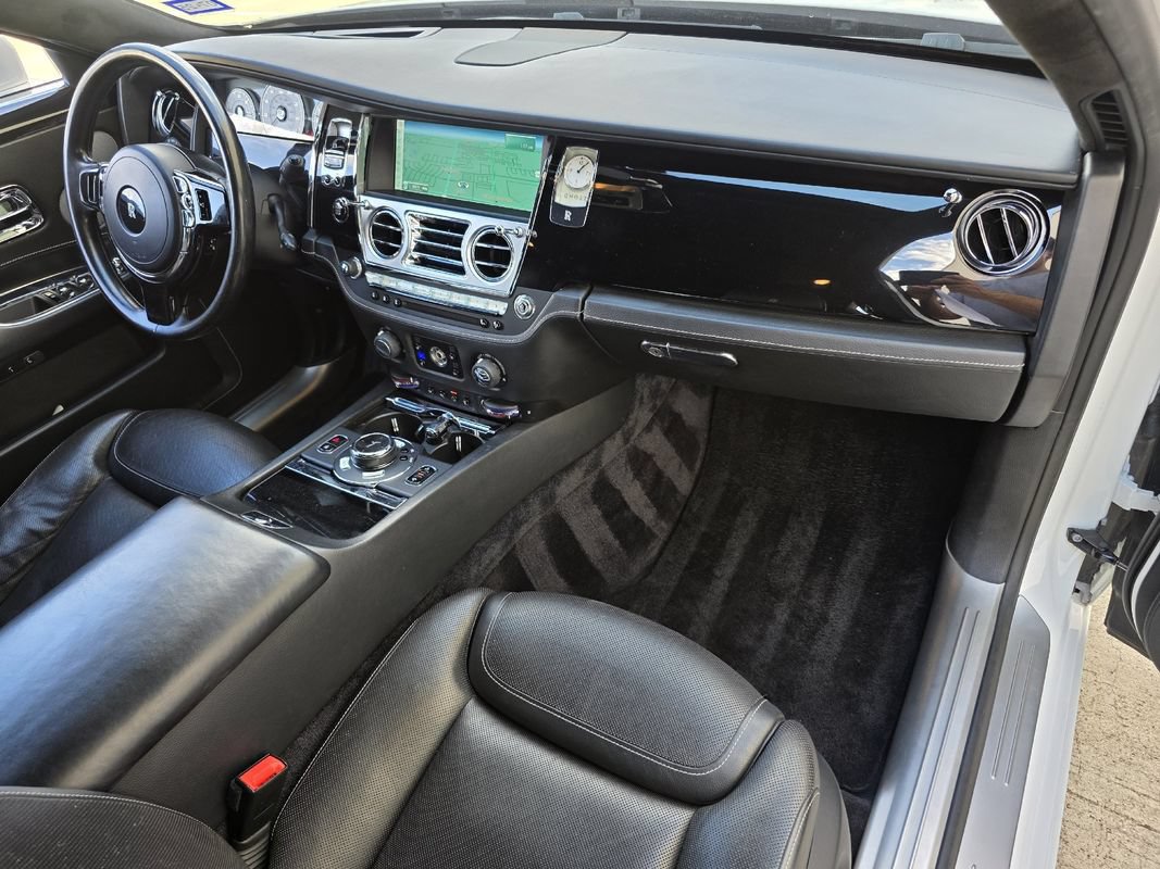 Used 2016 Rolls-Royce Ghost RWD image 30