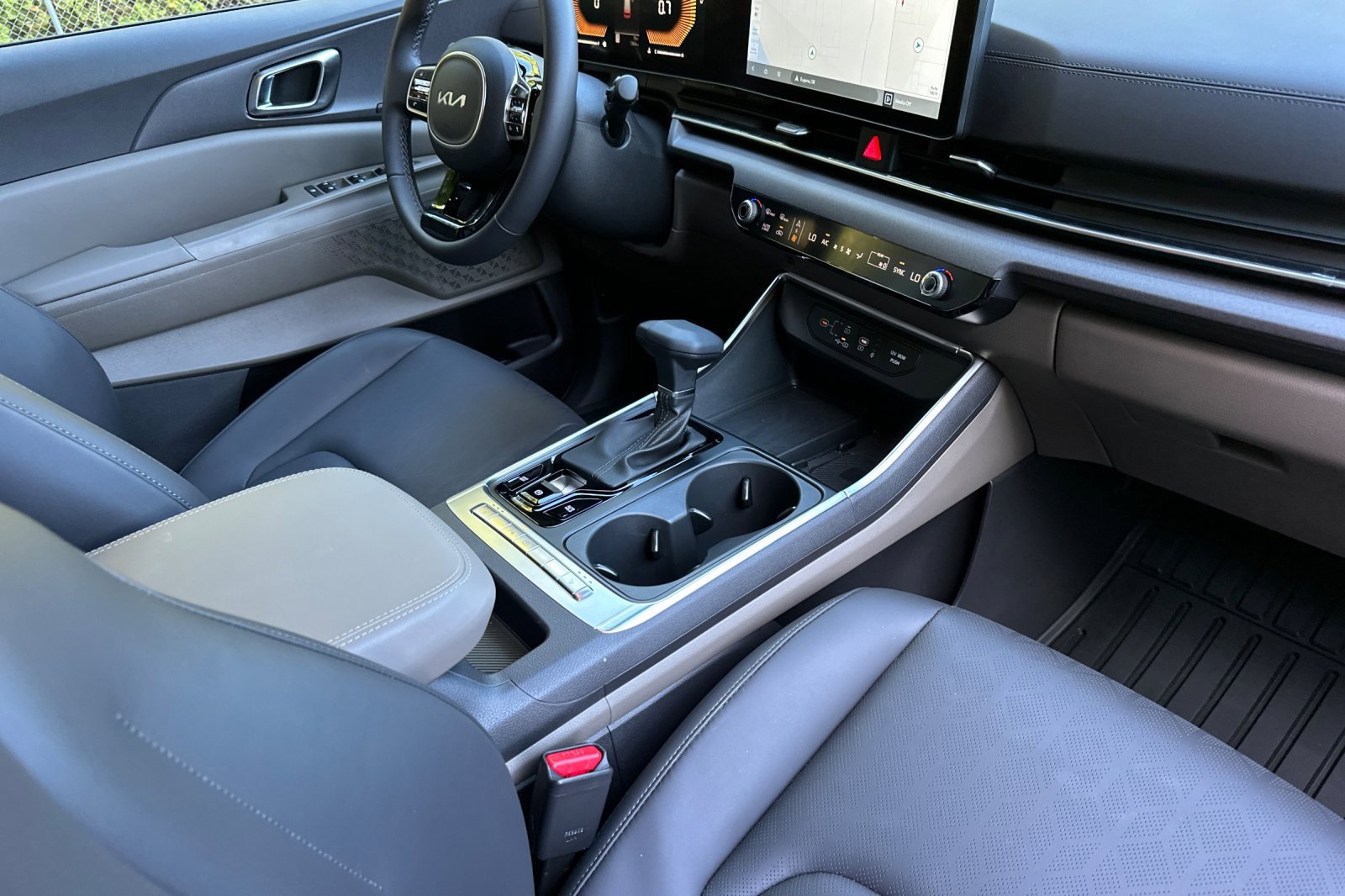 New 2026 Kia Carnival EX image 13