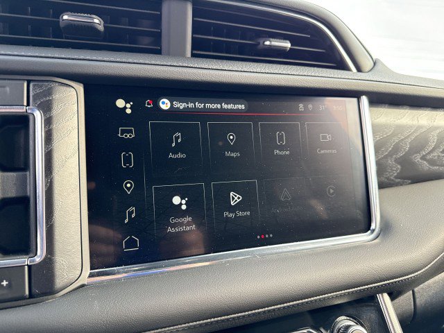 Used 2024 GMC Yukon Denali w/ Advanced Technology Package image 12