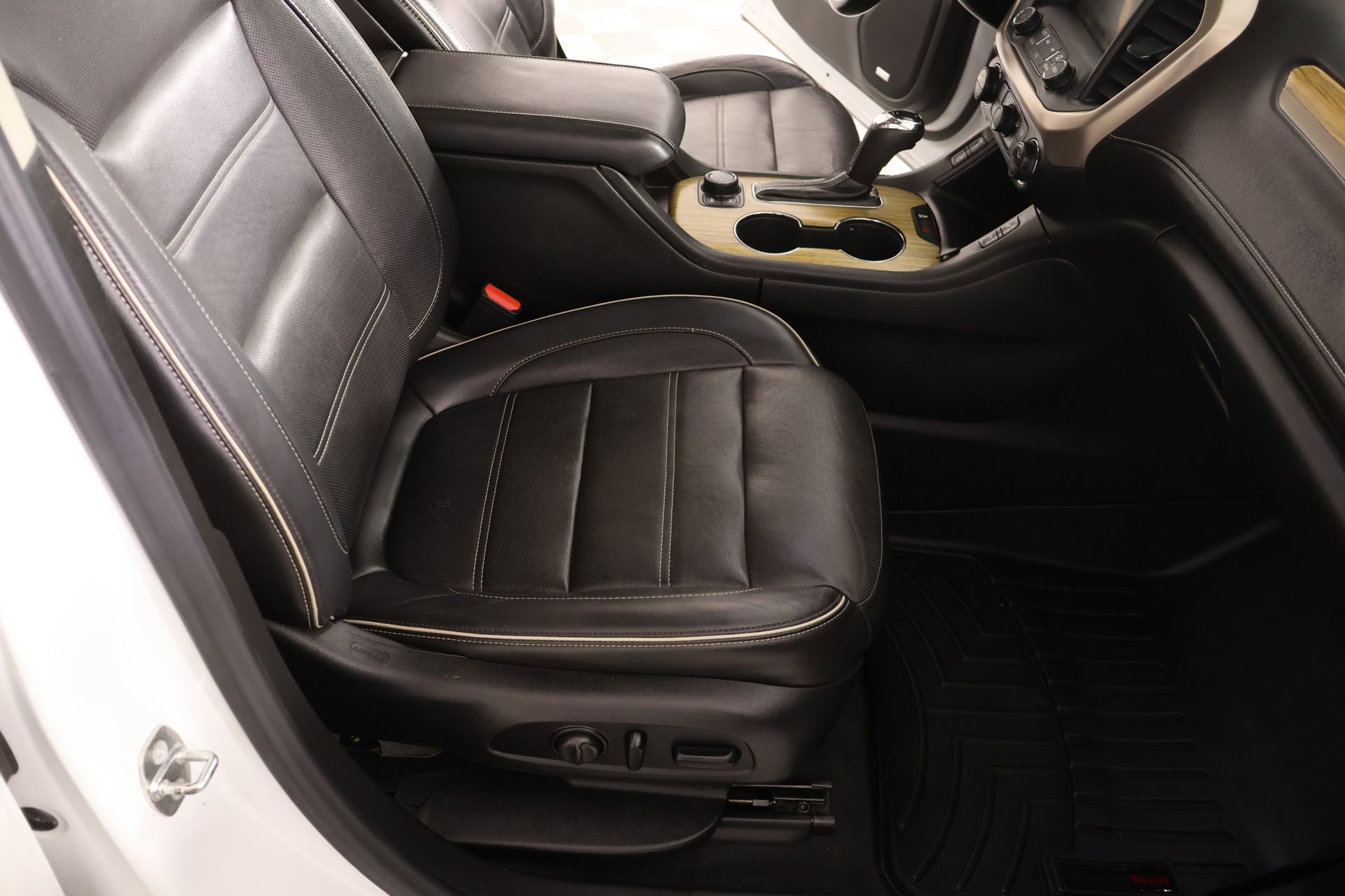 Used 2018 GMC Acadia Denali w/ Technology Package FWD image 15