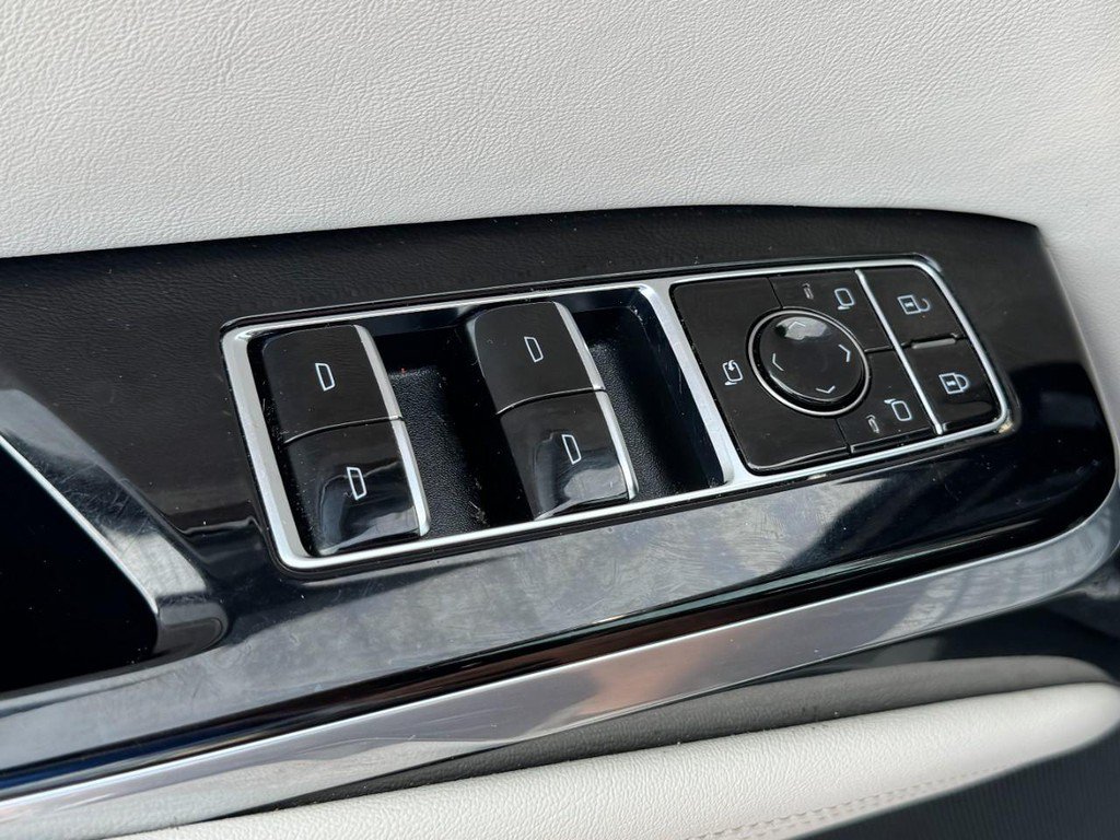 Used 2025 Cadillac Escalade Sport w/ Touring Package AWD/4WD image 27