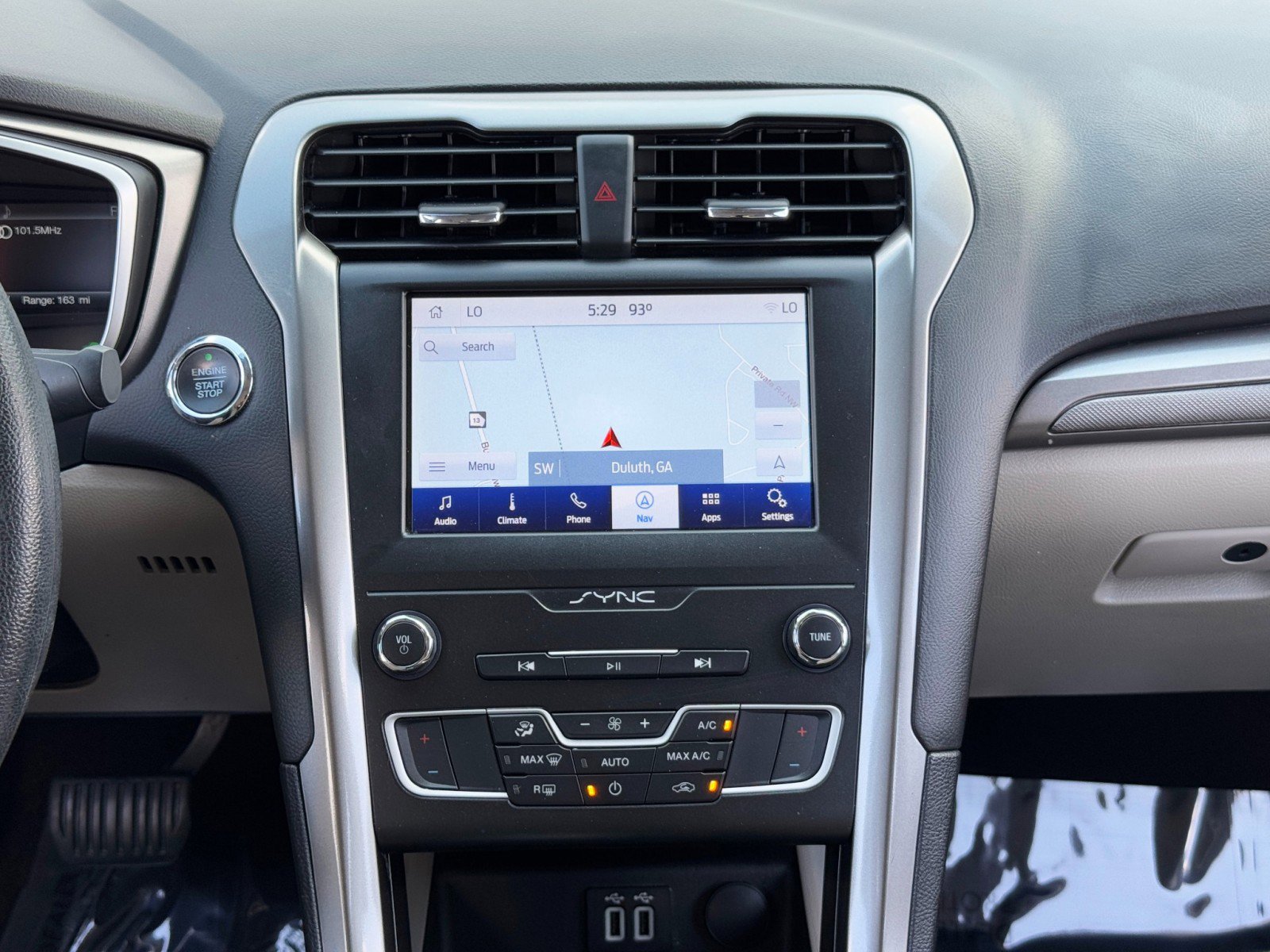 Used 2019 Ford Fusion SE image 21