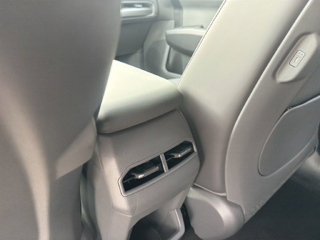 New 2027 Kia EV3 Wind FWD image 24