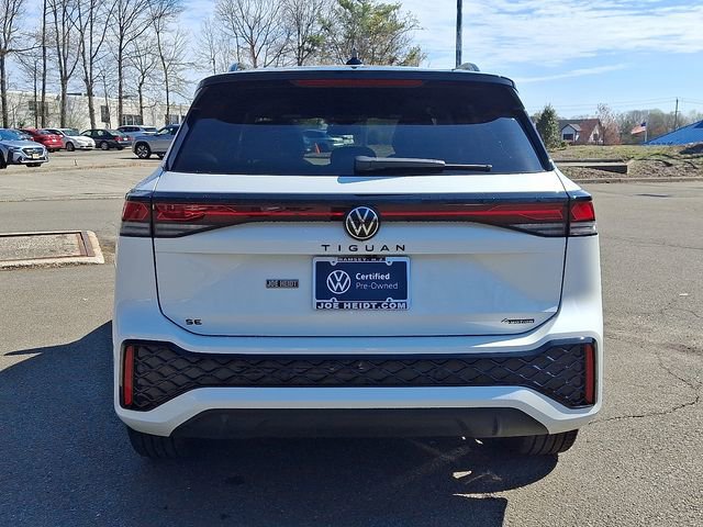Certified 2025 Volkswagen Tiguan SE R-Line AWD/4WD image 9