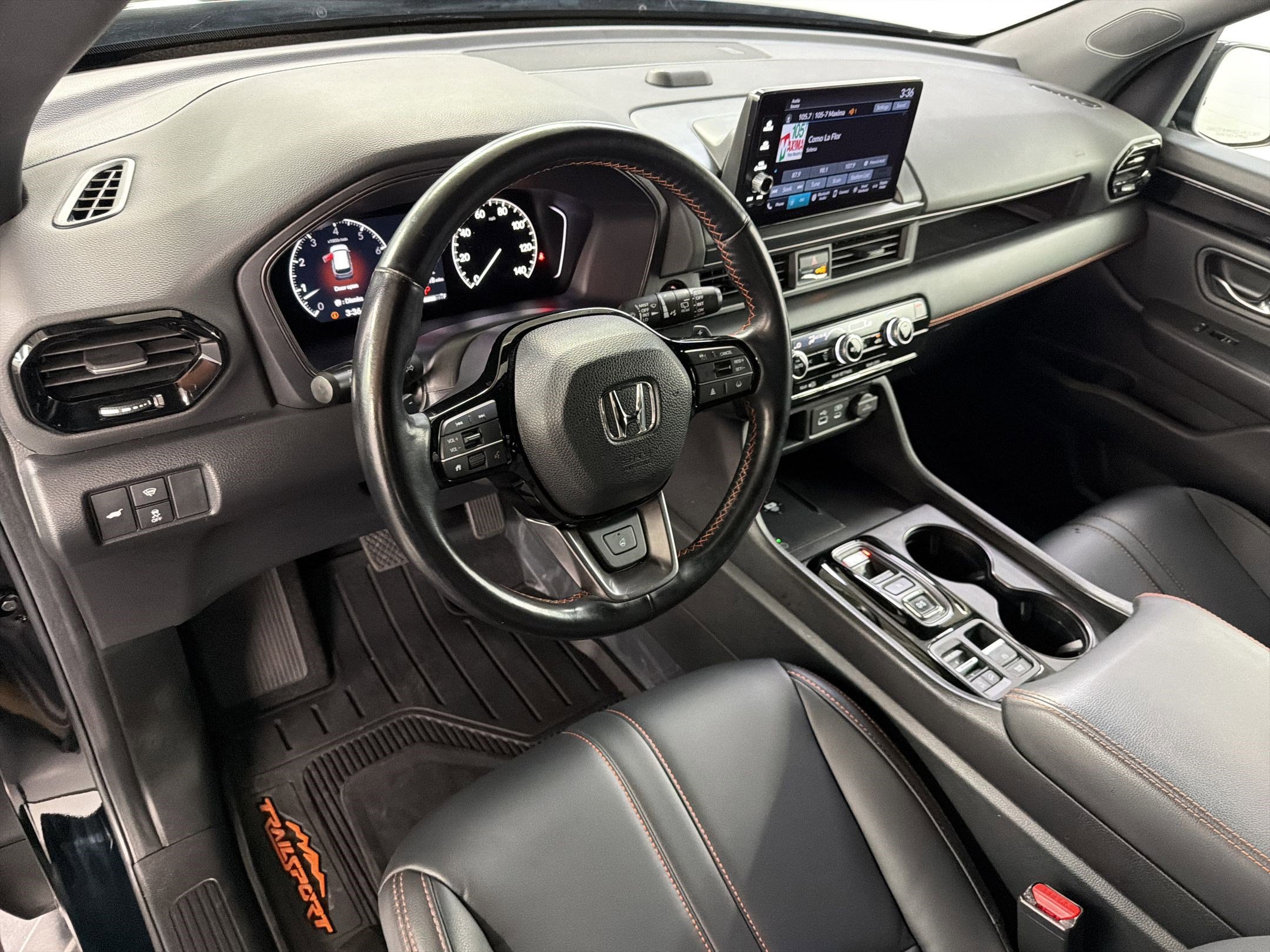 Certified 2025 Honda Pilot TrailSport image 4